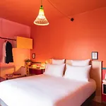 Paul & Pia - Welcome Home Hotel